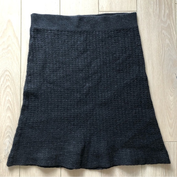 Aritzia Babaton Black Knit Flare Skirt - Picture 6 of 7